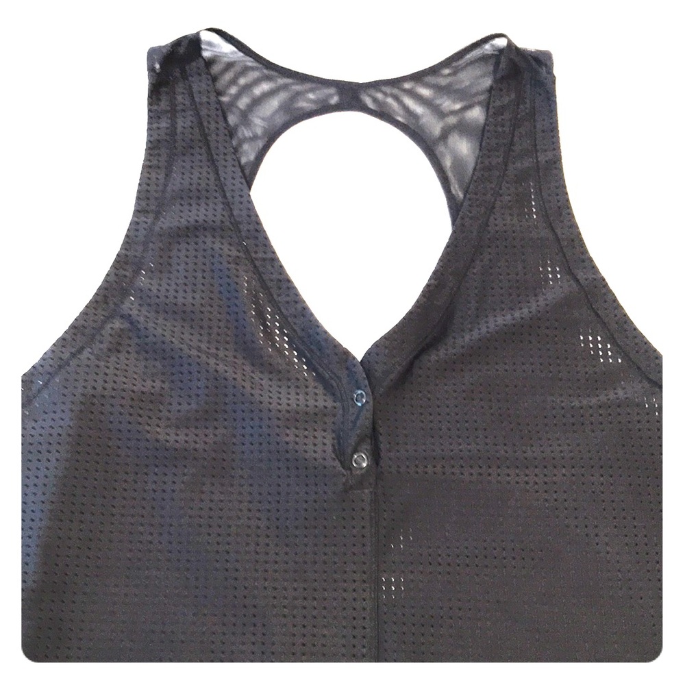 Lululemon jersey tank size 6. Black